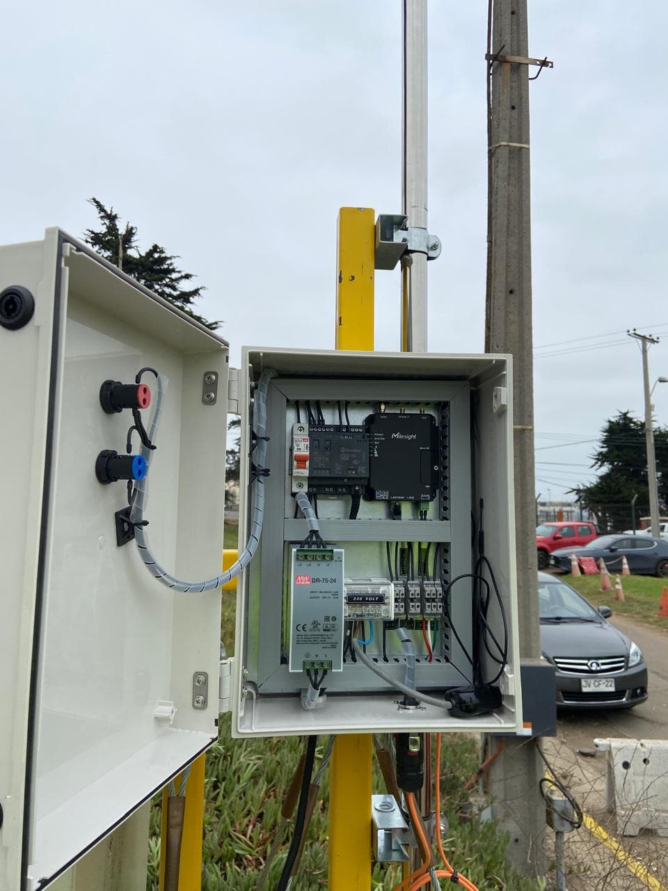 Instalación industrial conectada en terreno